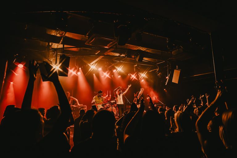 Selve performing live at The Gov in Adelaide 